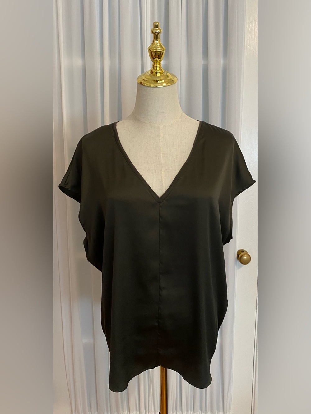 NWOT White House Black Market Olive V-Neck Short Sleeve Blouse